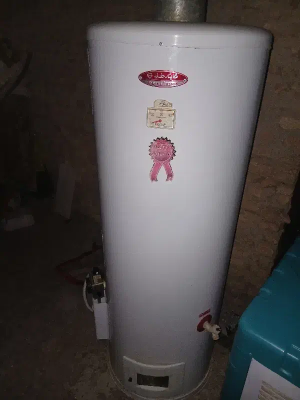 ابگرمکن ایستاده در حد نو|آبگرمکن، پکیج، شوفاژ|قروه, |دیوار