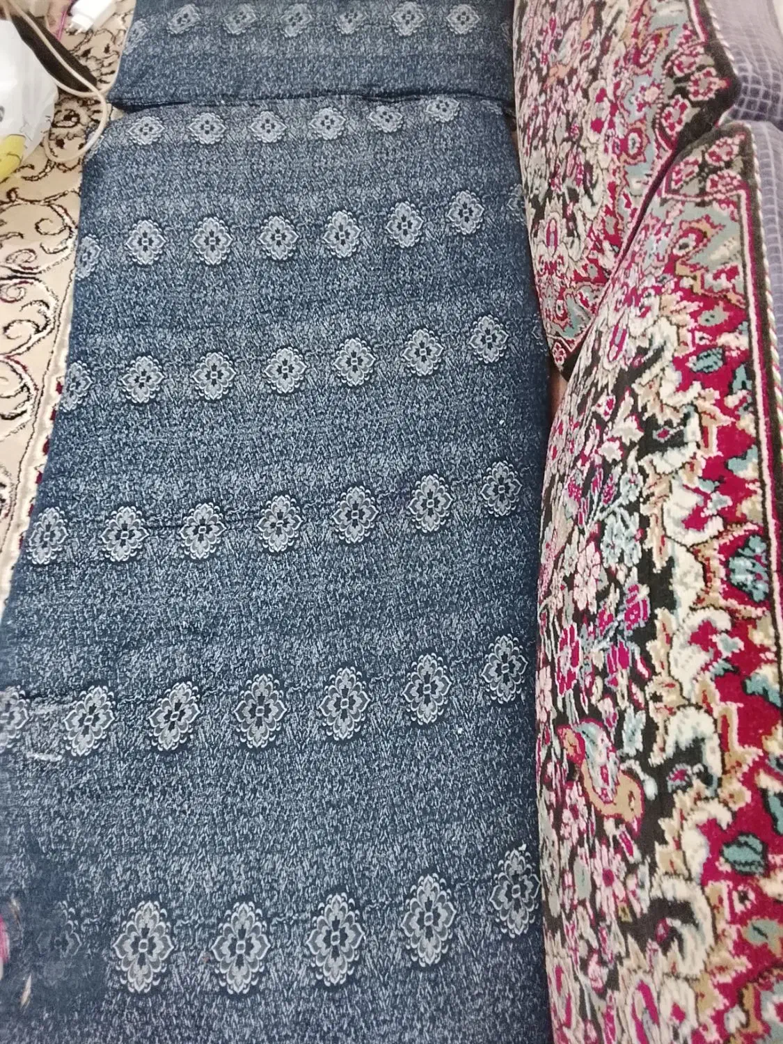 وسایل خانه|چرخ خیاطی و ریسندگی|رفسنجان, |دیوار