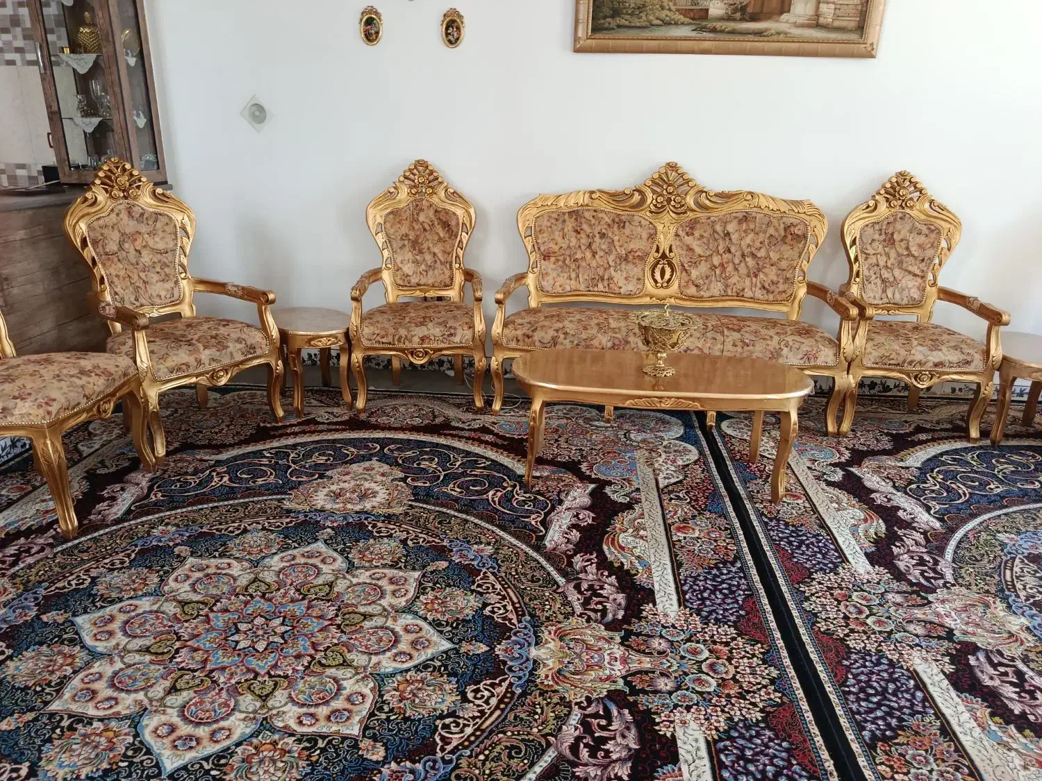 مبل سلطنتی 9نفره سالم وزیبا ویک تابلو|مبلمان خانگی و میز عسلی|تویسرکان, |دیوار