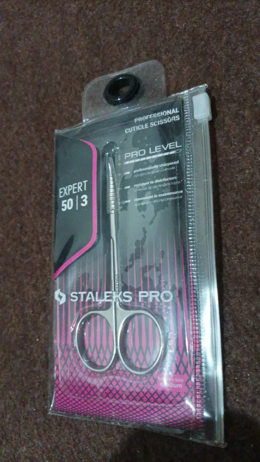 فروش وسایل کاشت ناخن و میز و صندلی|آرایشگاه و سالن‌های زیبایی|شیراز, لب آب|دیوار