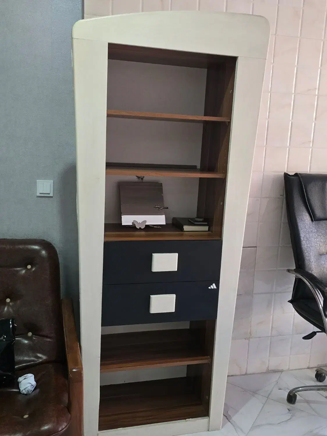 کتابخانه|دفتر کار|تهران, جمالزاده|دیوار