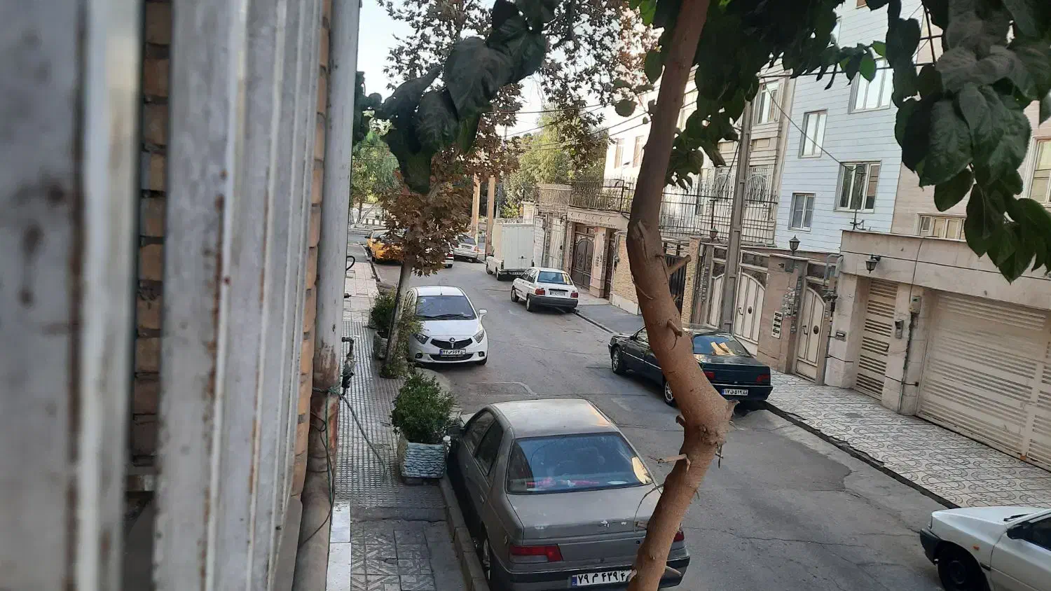 ۶۳مترطبقه اول پارکینگ انباری روبه پارک پامچال