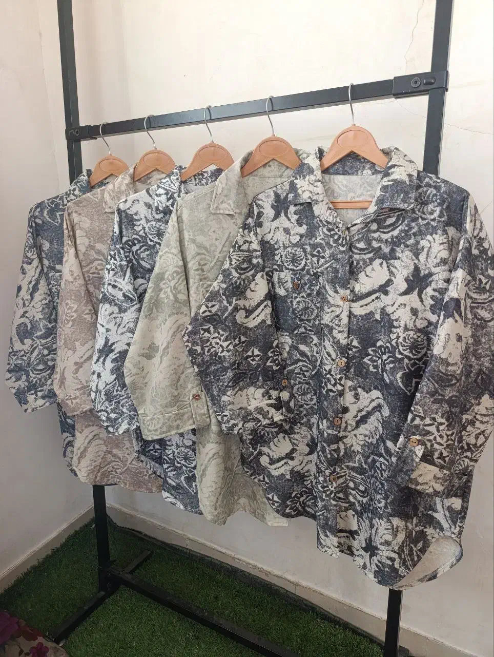 فروش انواع کیف و لباس فقط به صورت اینترنتی|لباس|شاهین‌شهر, خبرنگار|دیوار