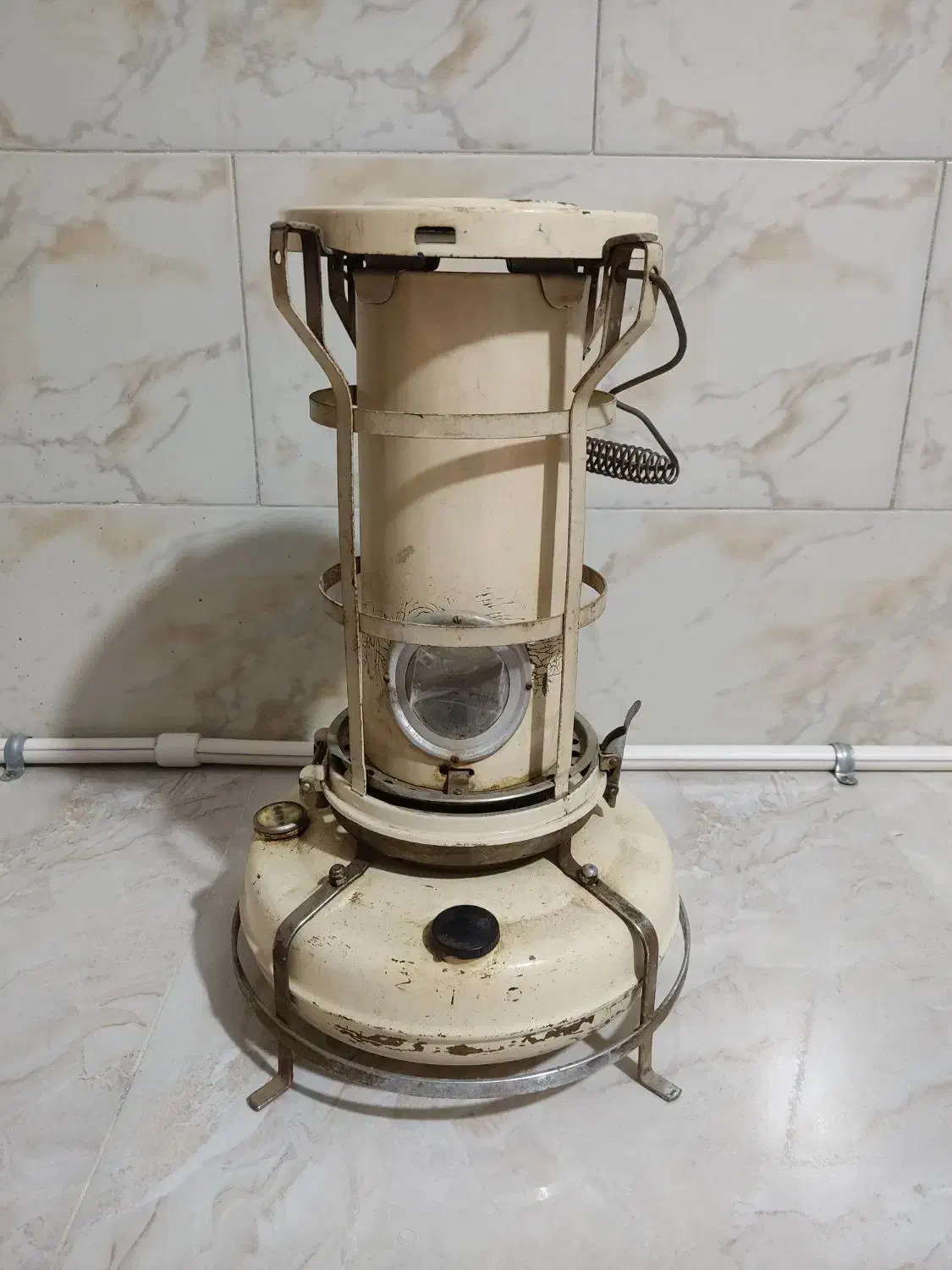 چراغ نفتی|کلکسیون اشیاء عتیقه|نظرآباد, رسالت|دیوار