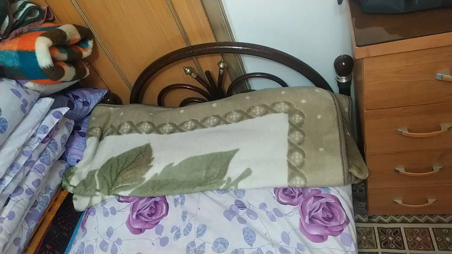 تخت و صندلی بچه|تخت و صندلی بچه|مشهد, دانشجو|دیوار