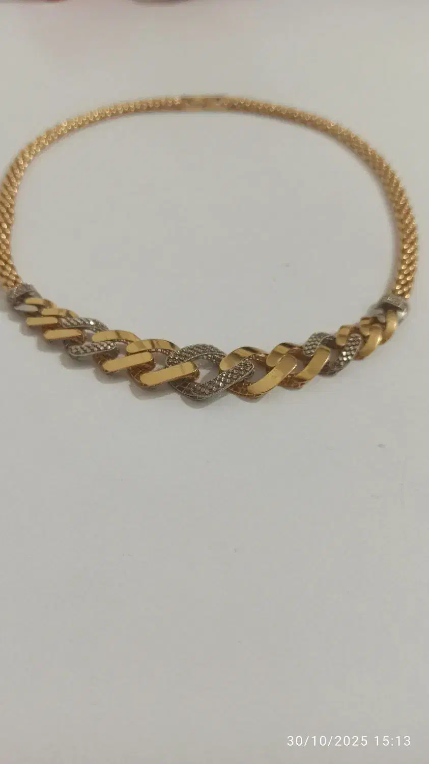 گردنبند|جواهرات|رشت, نیروی دریایی|دیوار