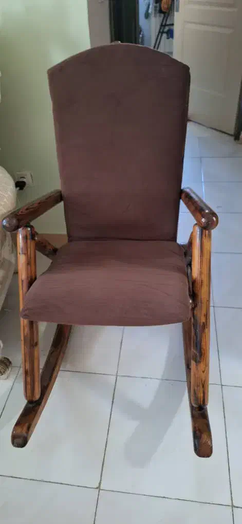 صندلی راک به همراه بار درختی|صندلی و نیمکت|رشت, پل تالشان|دیوار