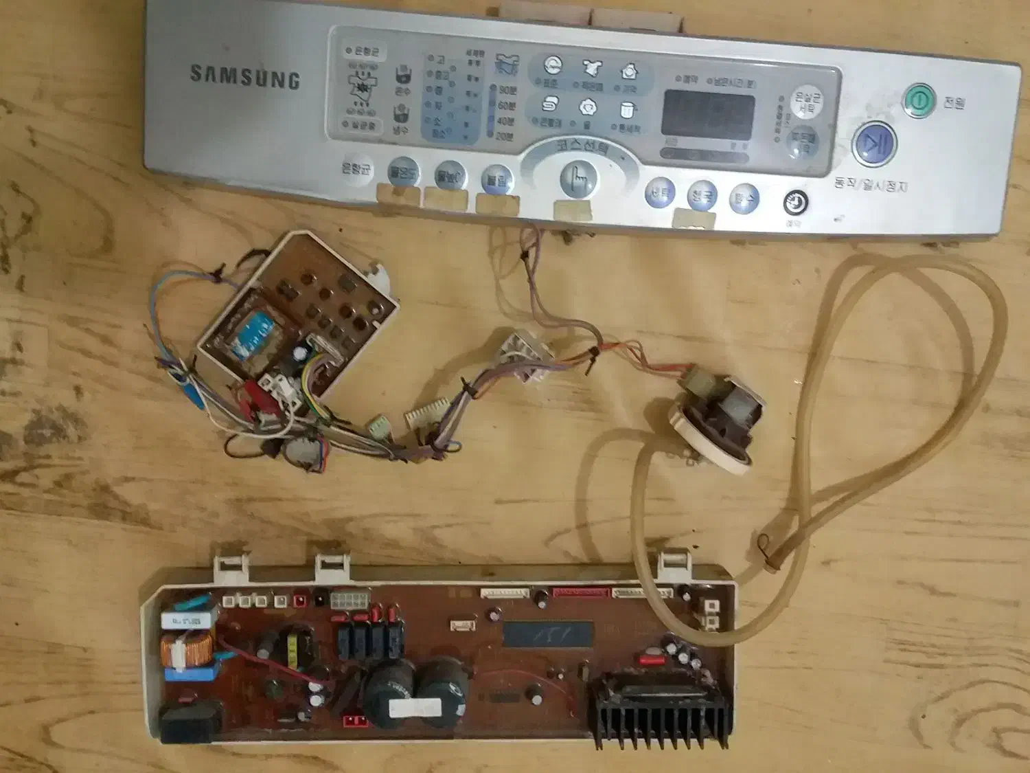 قطعات لباسشویی|ماشین لباسشویی و خشککن لباس|بندرعباس, |دیوار