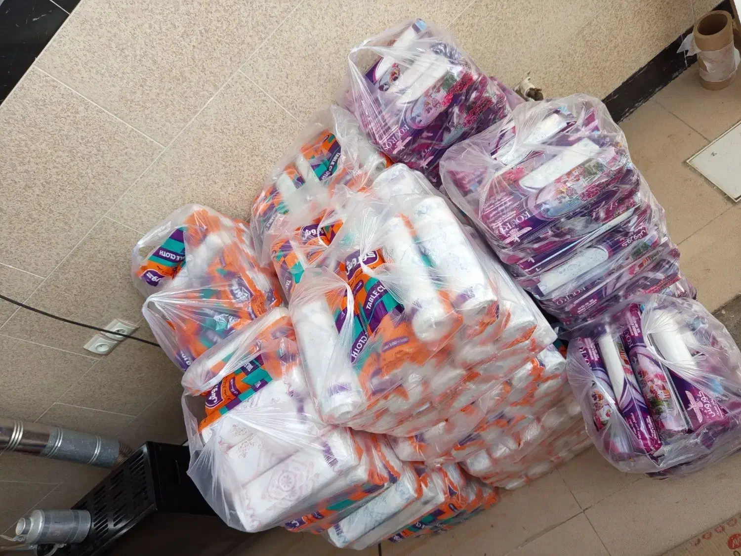 سفره یکبارمصرف|ظروف نگهدارنده، پلاستیکی، یک‌بارمصرف|خوی, |دیوار