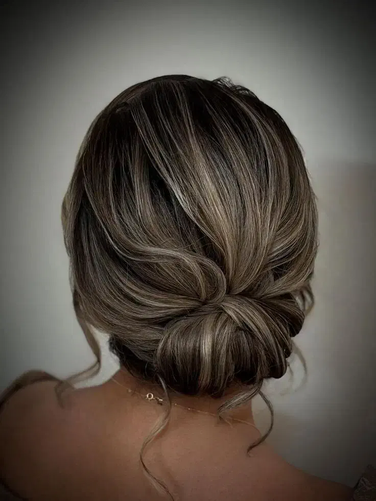 میکاپ شینیون فقط ۴۰۰|خدمات آرایشگری و زیبایی|زنجان, |دیوار