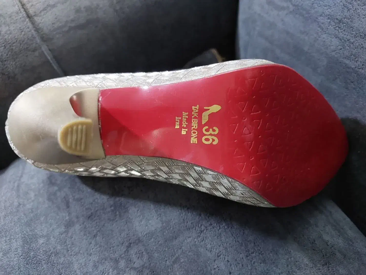 کفش و کیف مجلسی|کیف، کفش، کمربند|قم, باسکول|دیوار