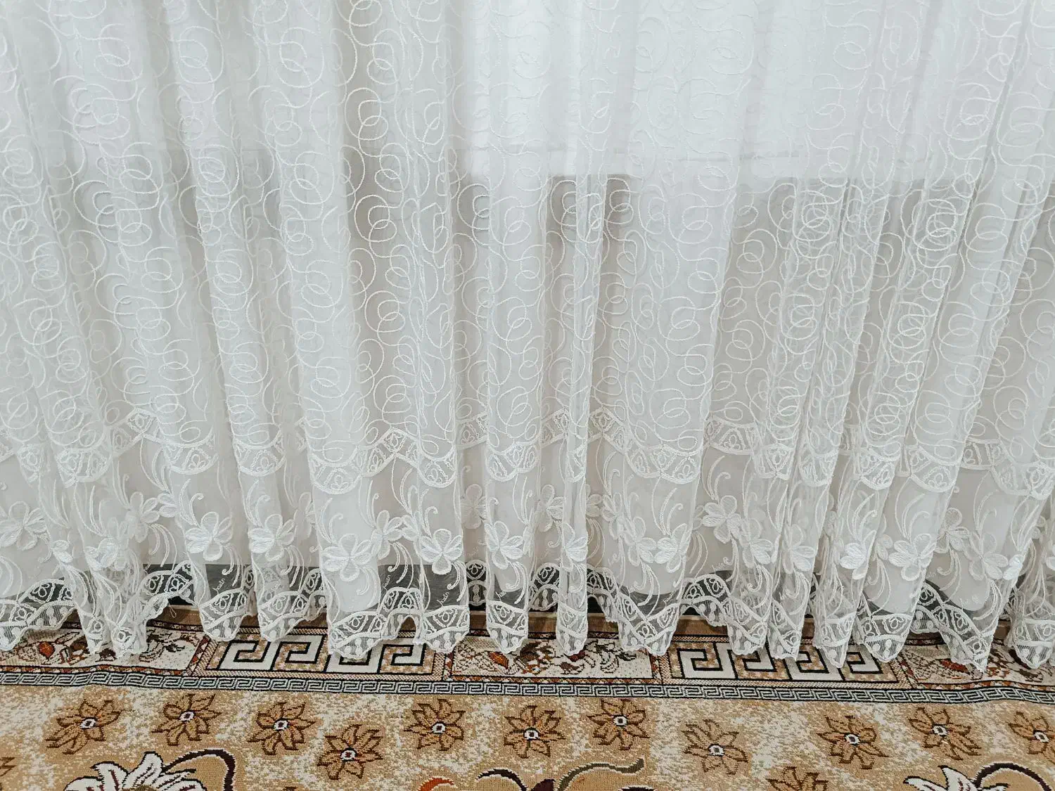 پرده برجسته گل دار سالم و نو|پرده، رانر، رومیزی|خرمآباد, |دیوار