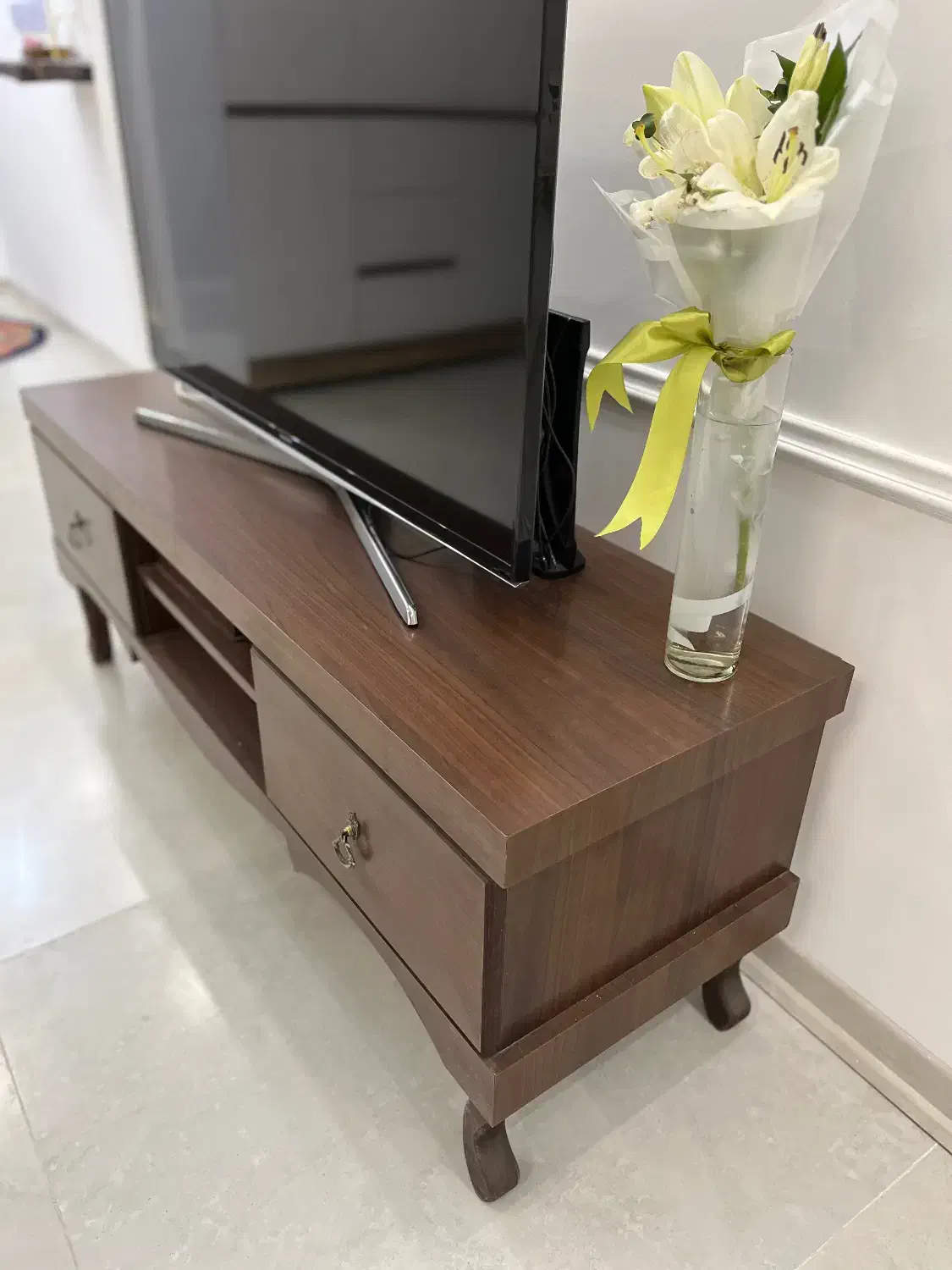 میز تلوزیون در حد نو|میز تلویزیون|مشهد, زمانه|دیوار