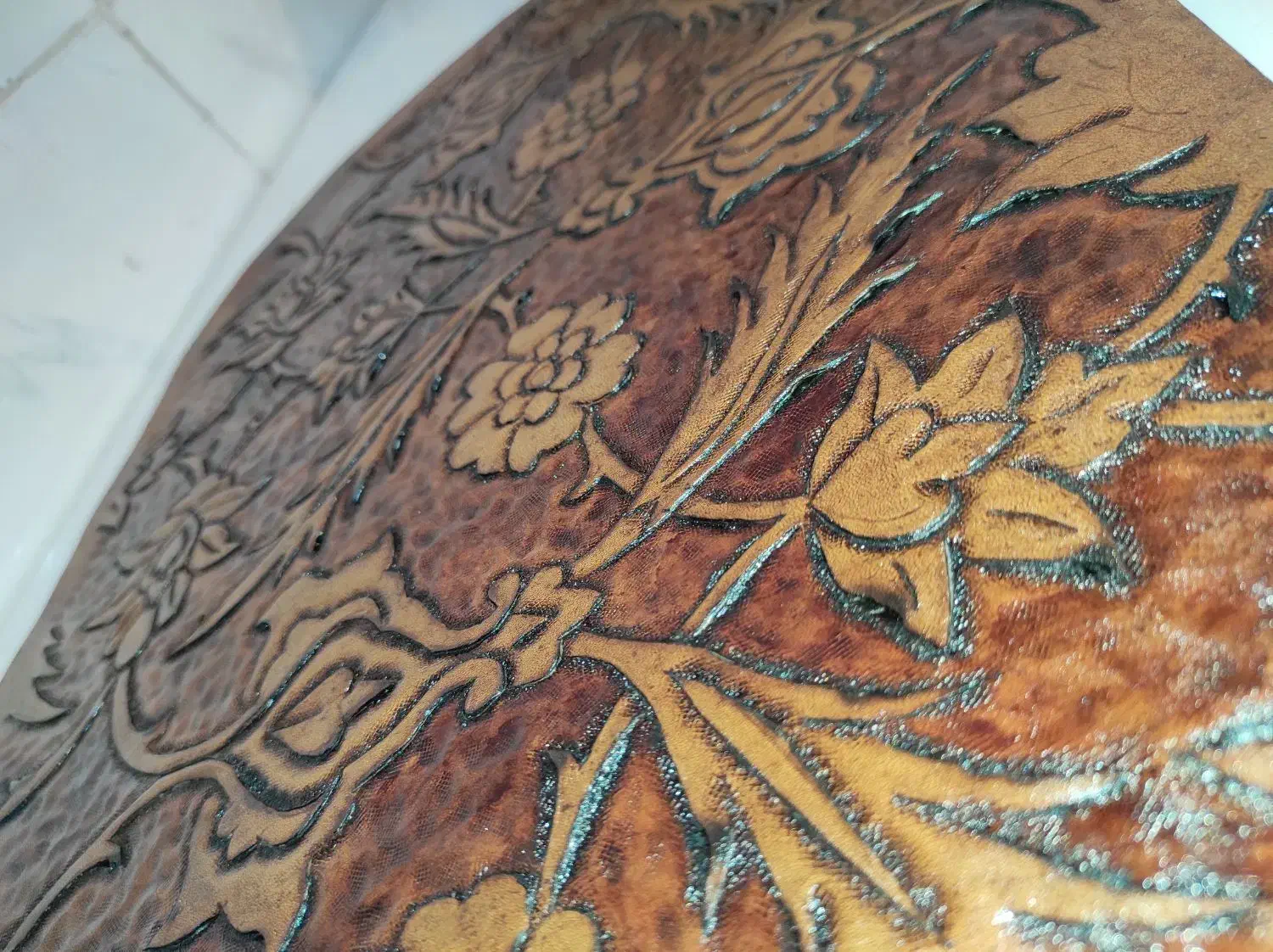 آموزش حکاکی روی چرم ، چرمدوزی با دست|خدمات آموزشی|تبریز, |دیوار