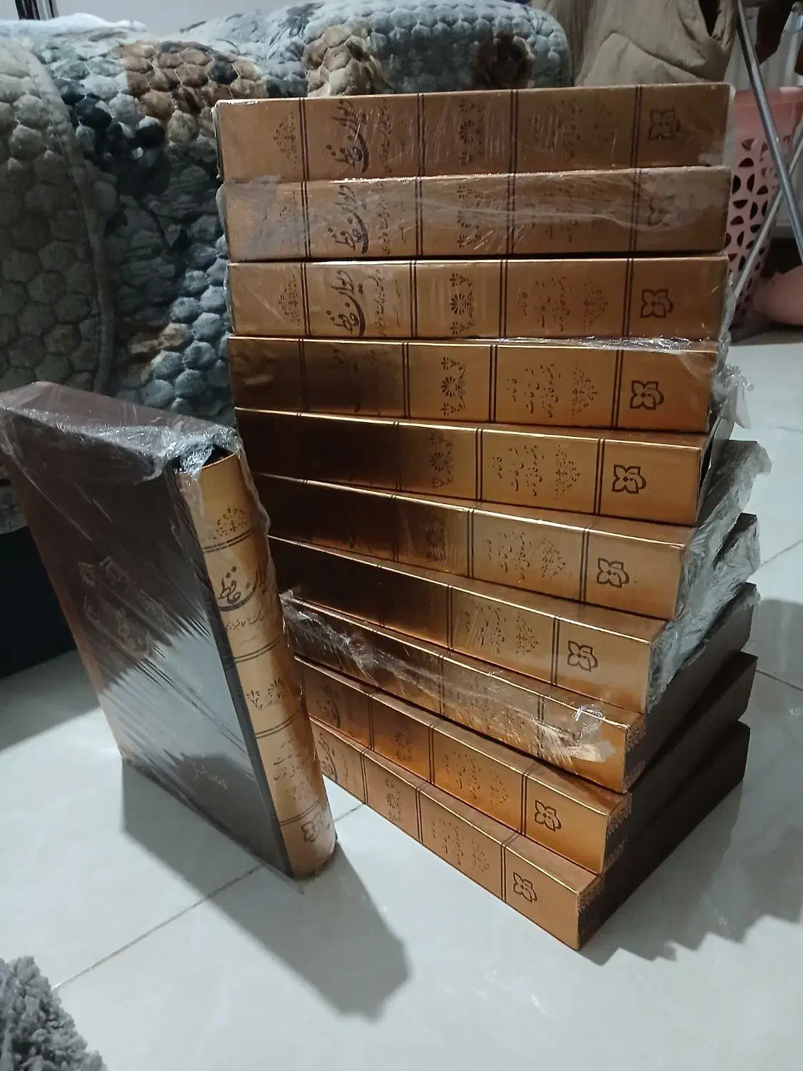 دیوان حافظ دو زبانه قابدار همراه فالنامه|کتاب و مجله ادبی|محمدشهر, شهرک پیام (مهرالبرز)|دیوار