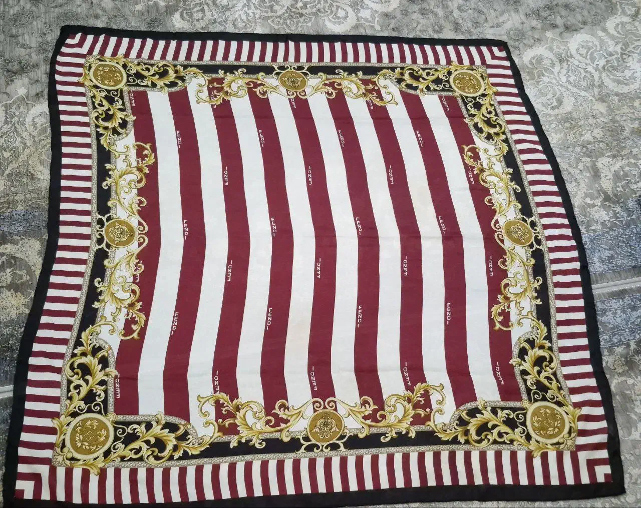 روسری و شال|لباس|صومعه‌سرا, |دیوار