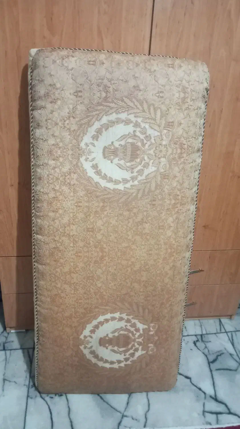 4عدد پشتی سالم بدون ایراد|پشتی|ارومیه, |دیوار