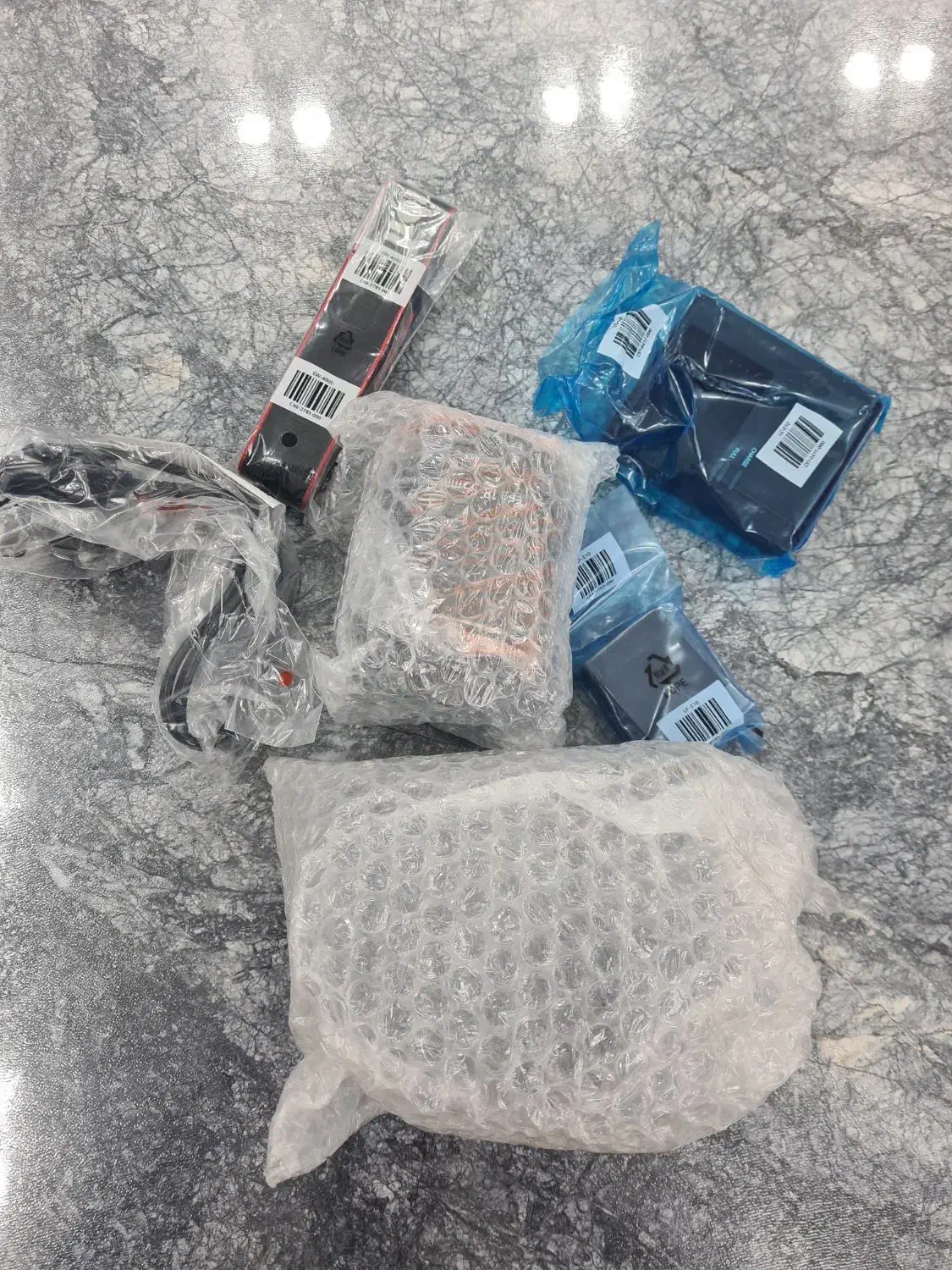 دوربین کانن  Canon EOS 2000D kit EF-S 18-55mm III|دوربین عکاسی و فیلمبرداری|میبد, |دیوار