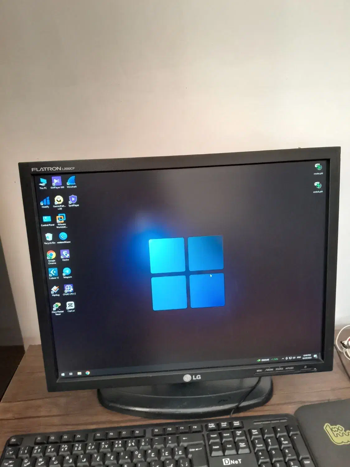 کامپیوتر دانشجویی قوی|رایانه رومیزی|اراک, |دیوار