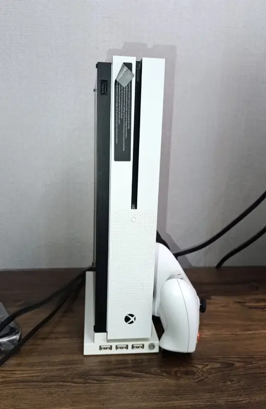 Xbox one s|کنسول، بازی ویدئویی و آنلاین|اندیشه, اندیشه فاز ۱|دیوار