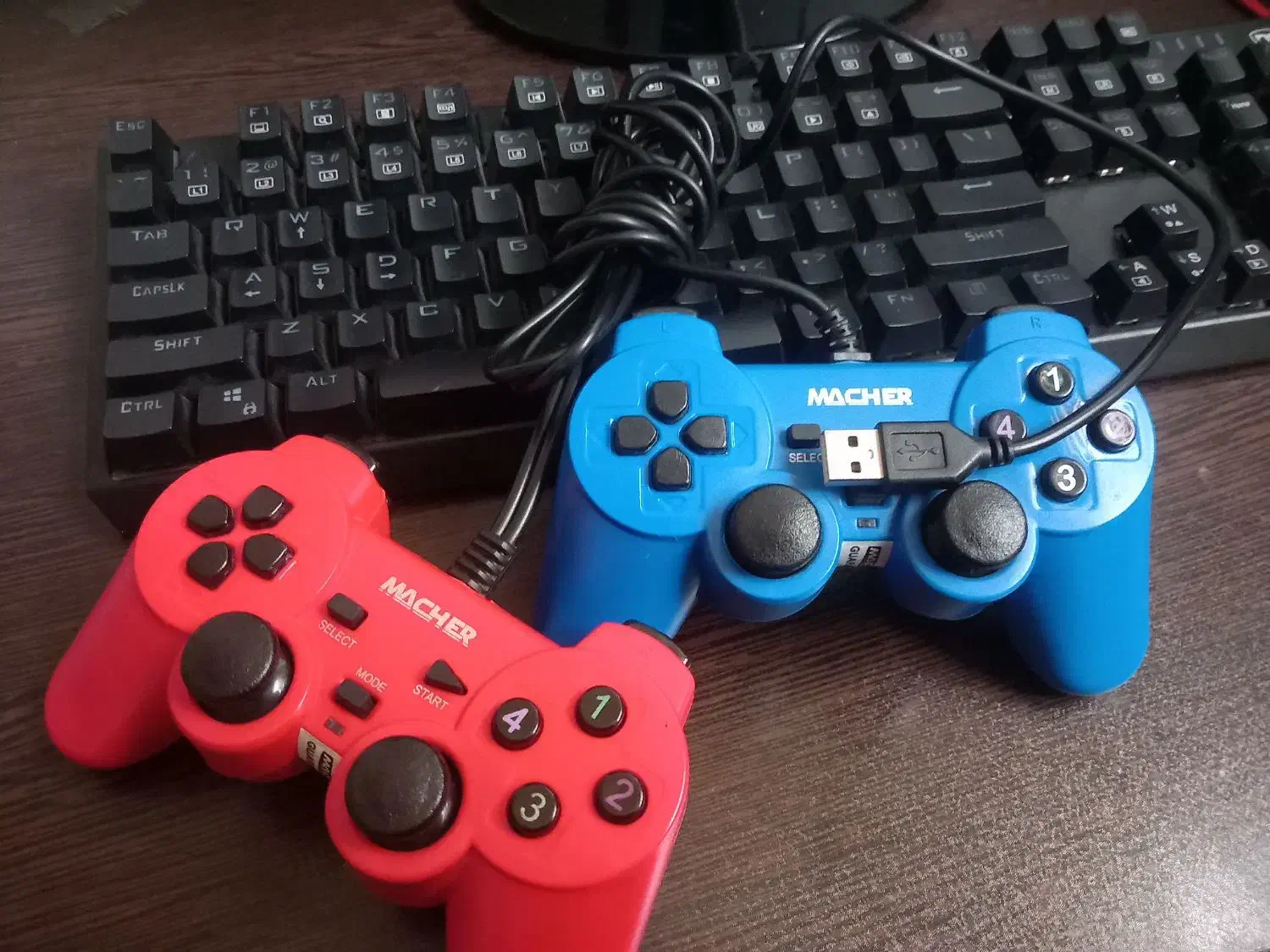 دسته کامپیوتر اصل مچر|کنسول، بازی ویدئویی و آنلاین|تبریز, |دیوار