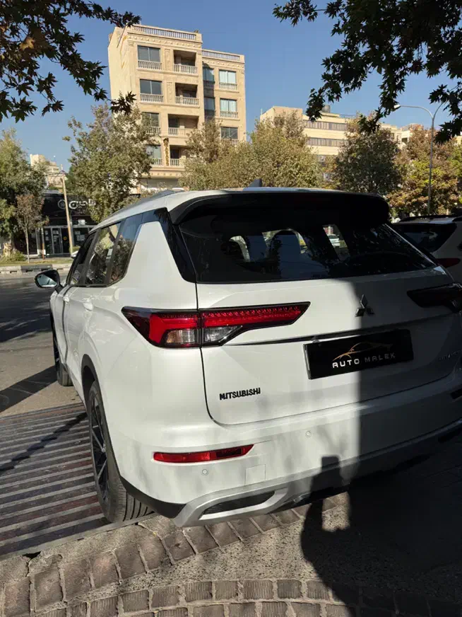 میتسوبیشی اوتلندر ۲۰۲۳ H line|خودرو سواری و وانت|شیراز, بعثت|دیوار