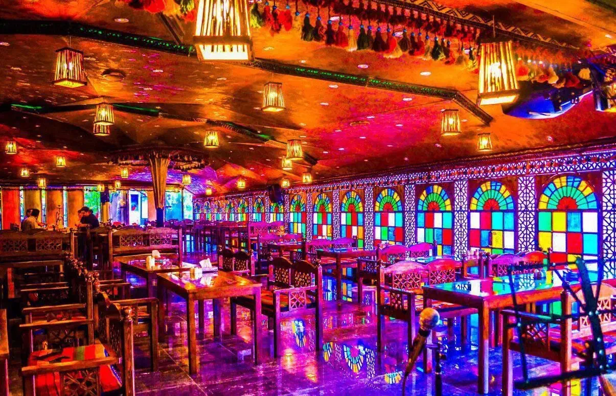 نیازمند یک نفر ولکام اقا|استخدام خدمات فروشگاه و رستوران|شیراز, دروازه قران|دیوار