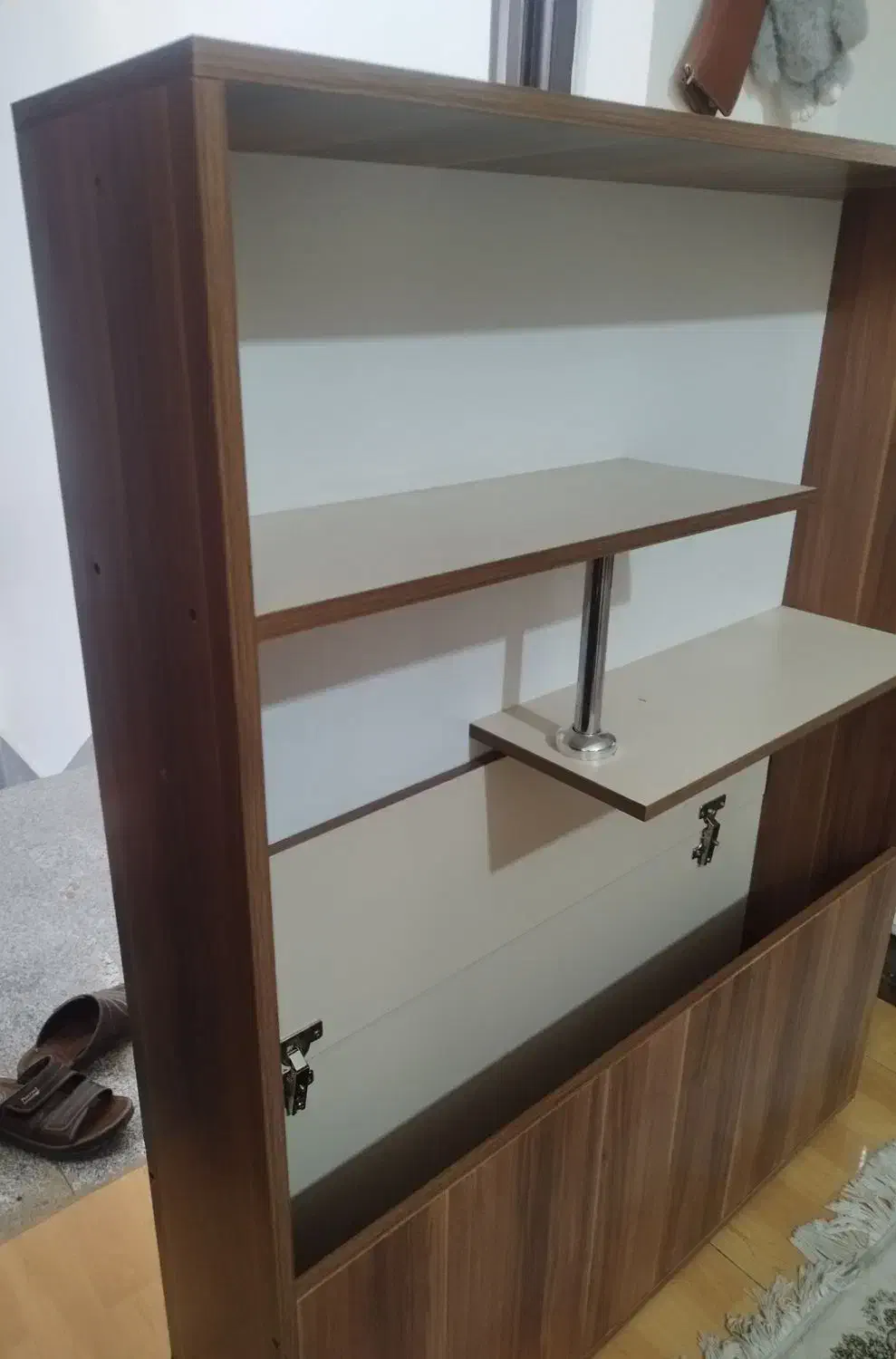 کتابخانه|کتابخانه، شلف، قفسههای دیواری|فولادشهر, C1|دیوار