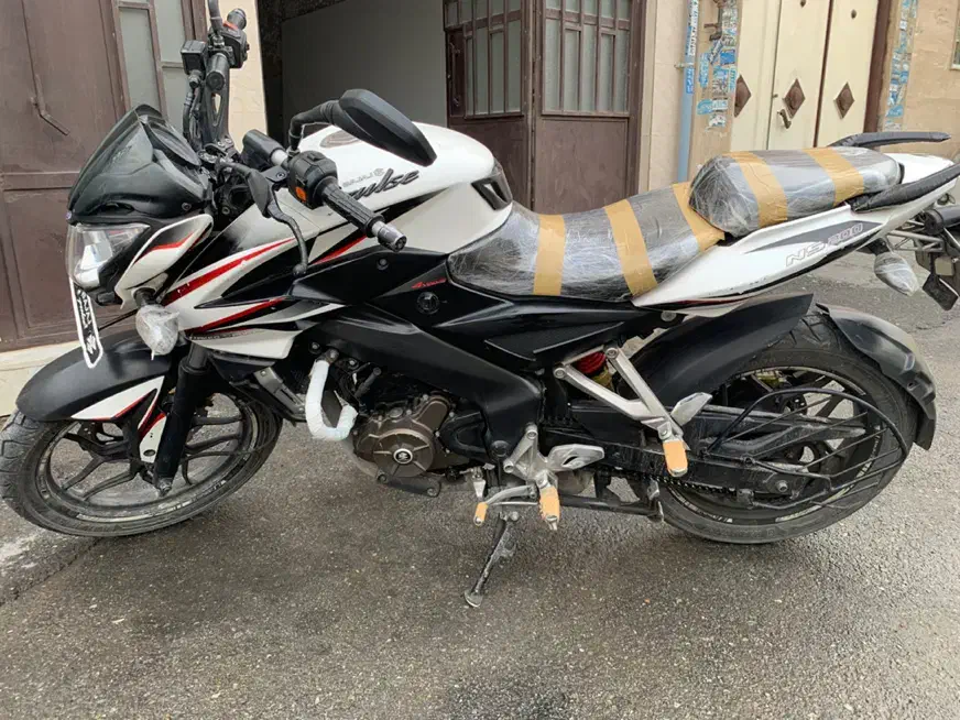 Ns200 مدل۹۵|موتورسیکلت|رباط‌کریم, شهرک صنعتی زواره‌ای|دیوار