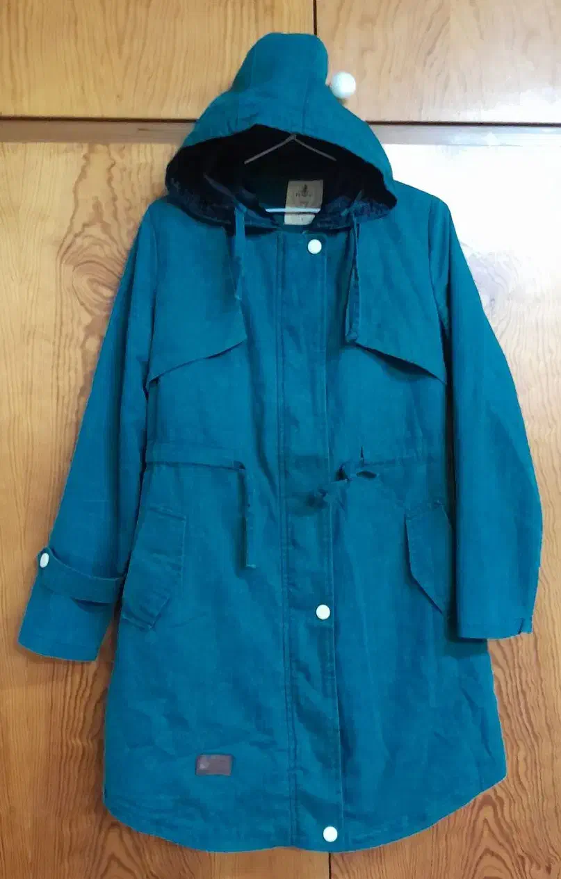 تعدای کاپشن و پالتو زنانه|لباس|خلخال, |دیوار