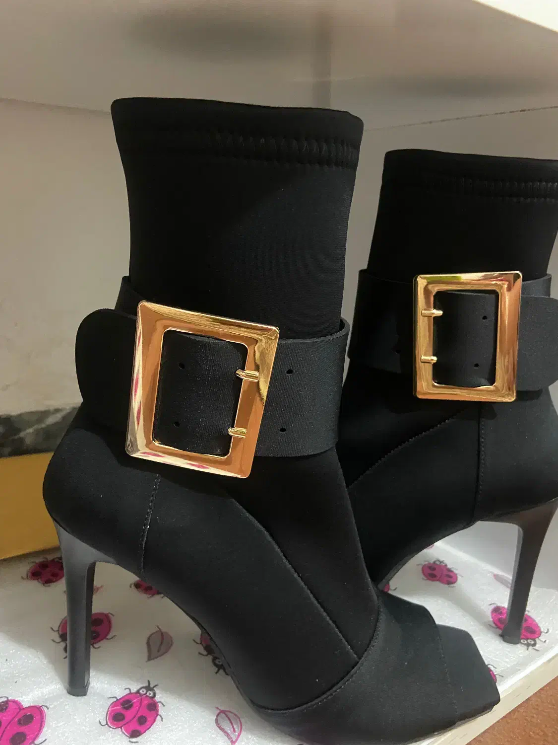 نیم بوت|کیف، کفش، کمربند|شهریار, شهریار|دیوار