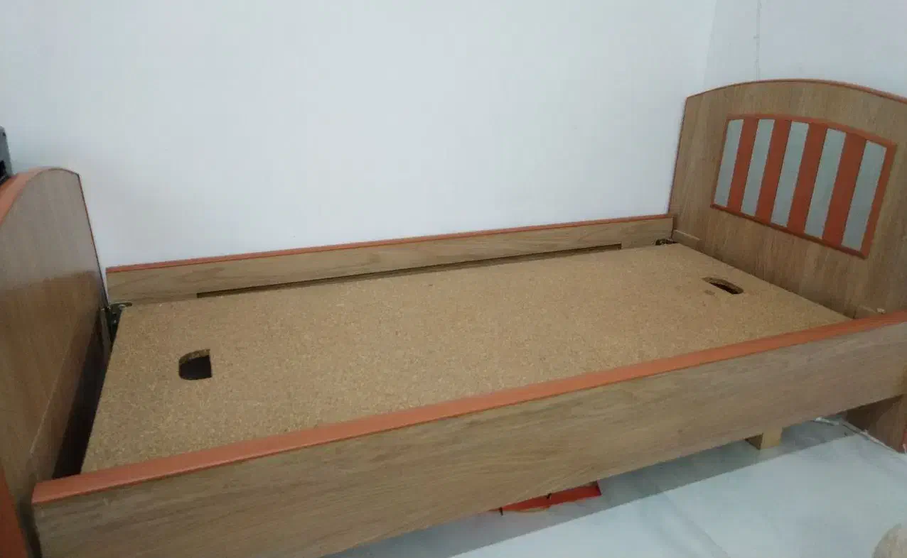 تخت یک نفره|تخت و سرویس خواب|تربت‌حیدریه, بازار|دیوار