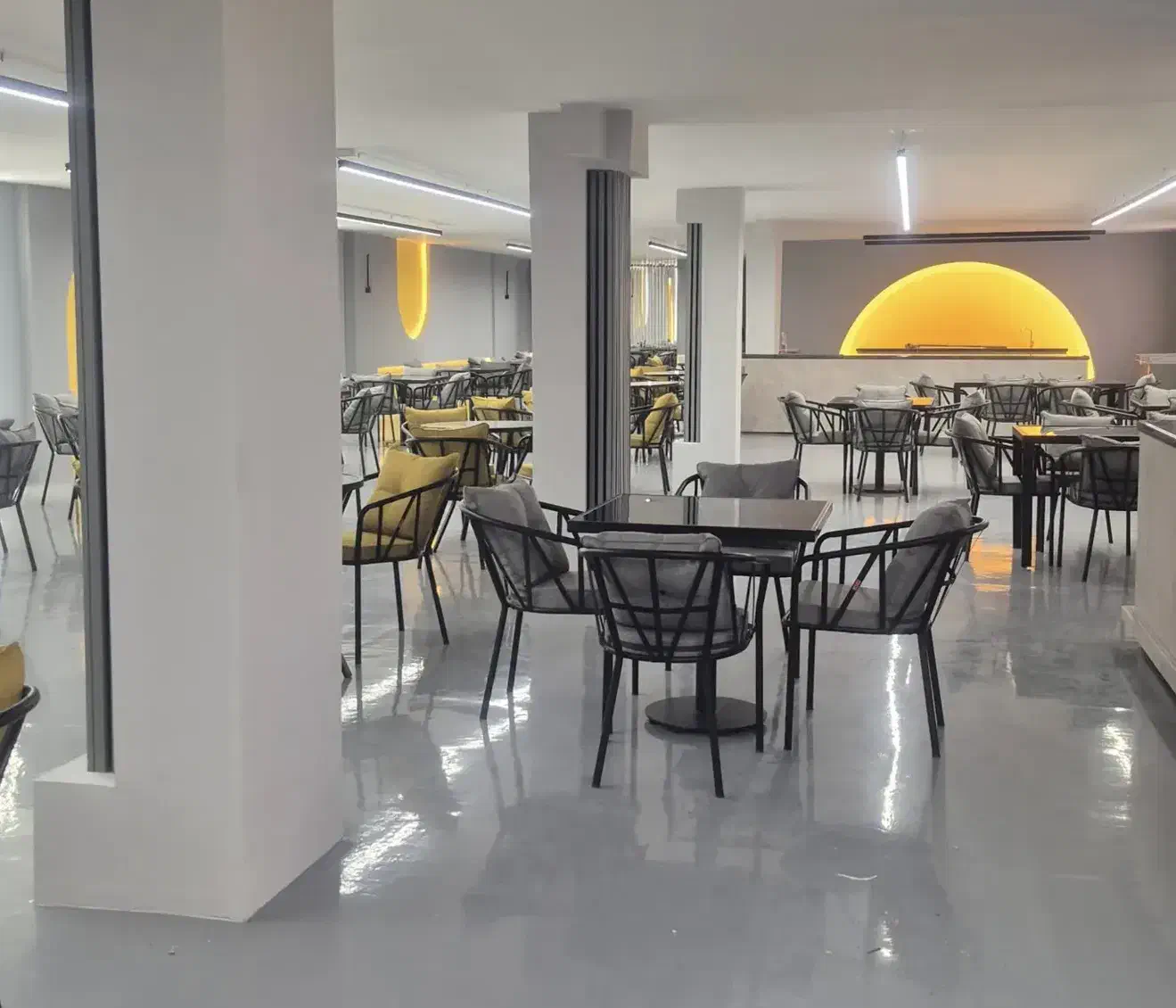 صندلی و رستورانی دمشقی خیابان امام رضا تجهیز کردیم|میز و صندلی غذاخوری|مشهد, عامل|دیوار