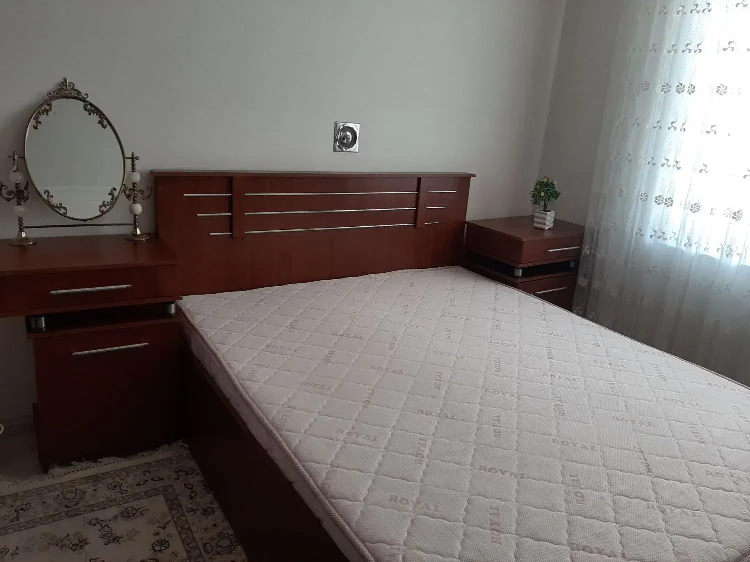 تخت خواب .آینه. دراور .پاتختی .همراه باتشک رویال|تخت و سرویس خواب|نقده, |دیوار