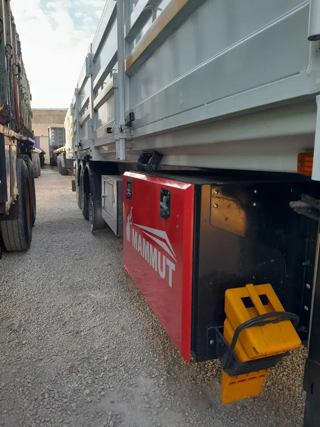 اتاق لبه دست ساز همدان|خودرو سنگین|مرودشت, ثبت احوال|دیوار