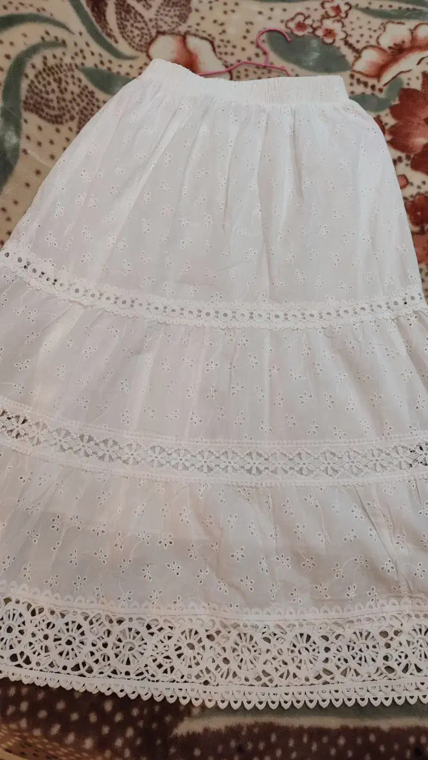 دامن سفید خامه دوزی نو|لباس|رشت, معلم|دیوار