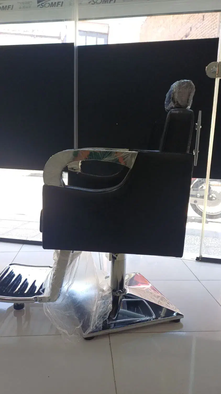 صندلی اصلاح ارایشگاه|آرایشگاه و سالنهای زیبایی|قم, چهل درخت|دیوار