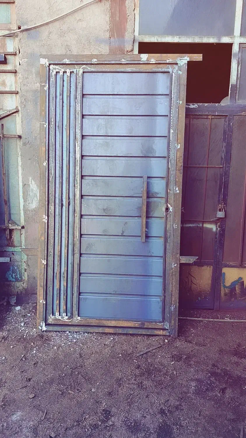 دروازه آهنی|مصالح و تجهیزات ساختمان|اقبالیه, |دیوار