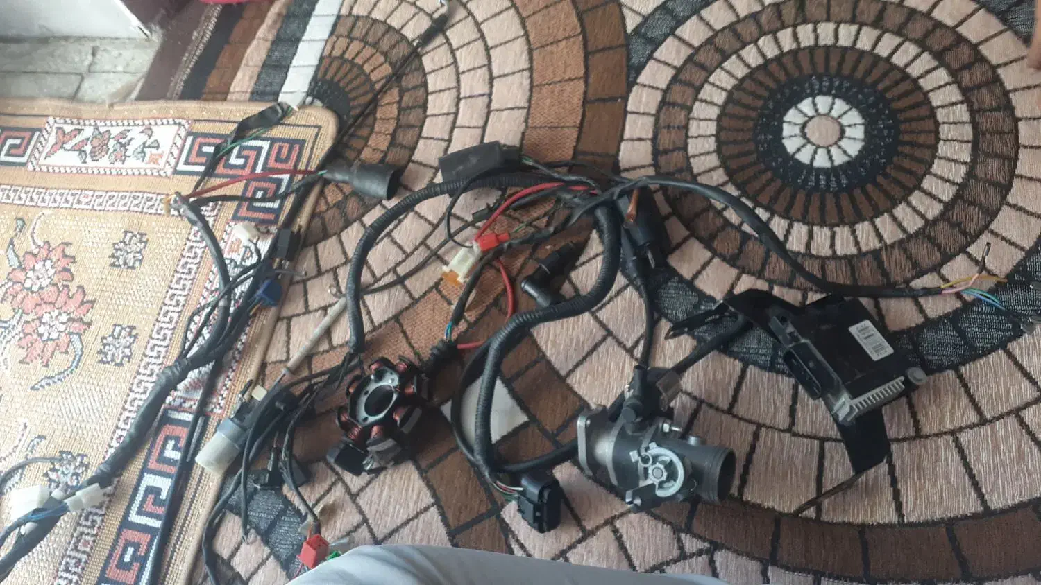 وسایل موتور سیکلت انژکتور ۲۰۰|قطعات یدکی و لوازم جانبی|فسا, |دیوار