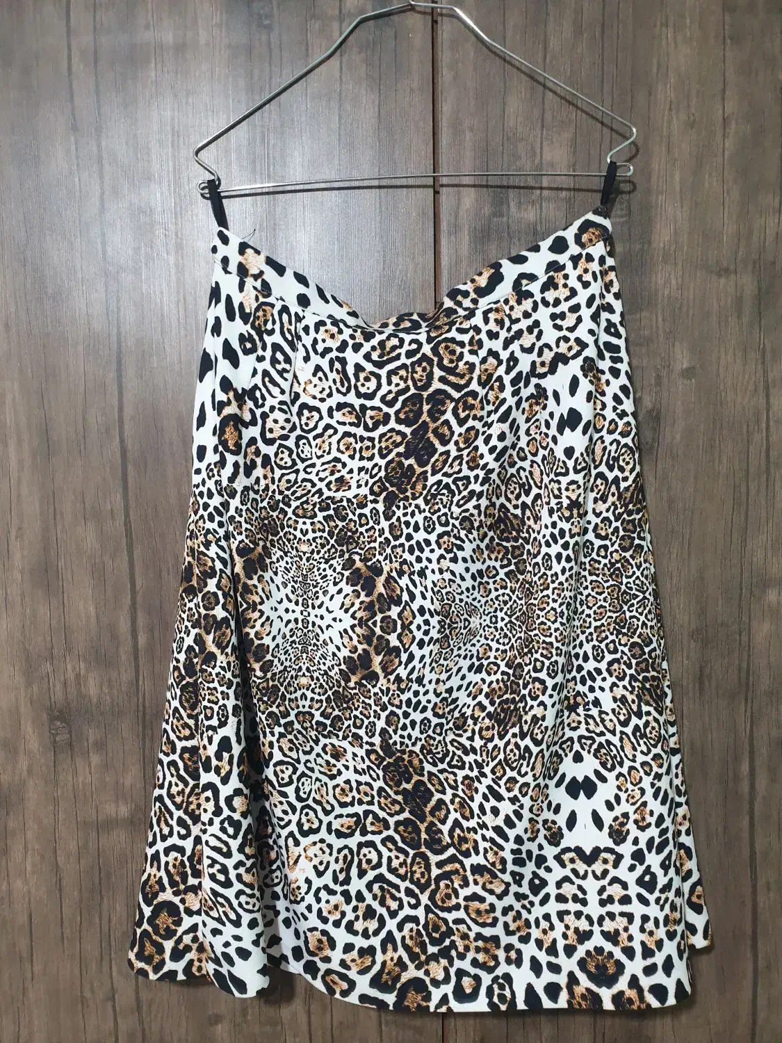 دامن نو|لباس|رباطکریم, رباطکریم|دیوار