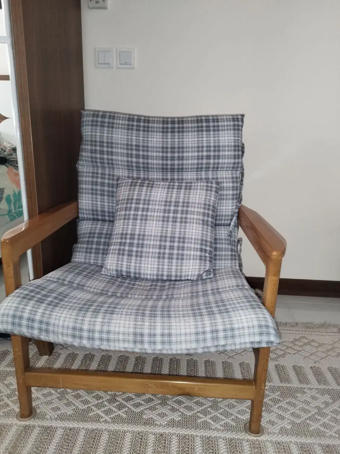 مبل نیم ست عالی|مبلمان خانگی و میز عسلی|شاهین‌شهر, دهخدا|دیوار