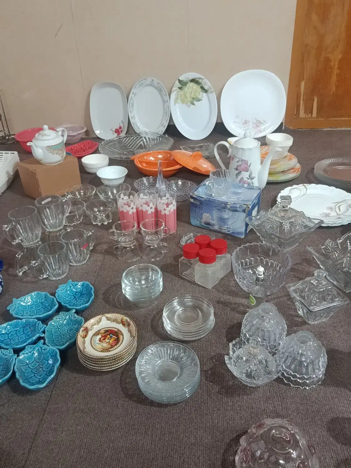 وسایلل منزل|ظروف سرو و پذیرایی|لنگرود, |دیوار