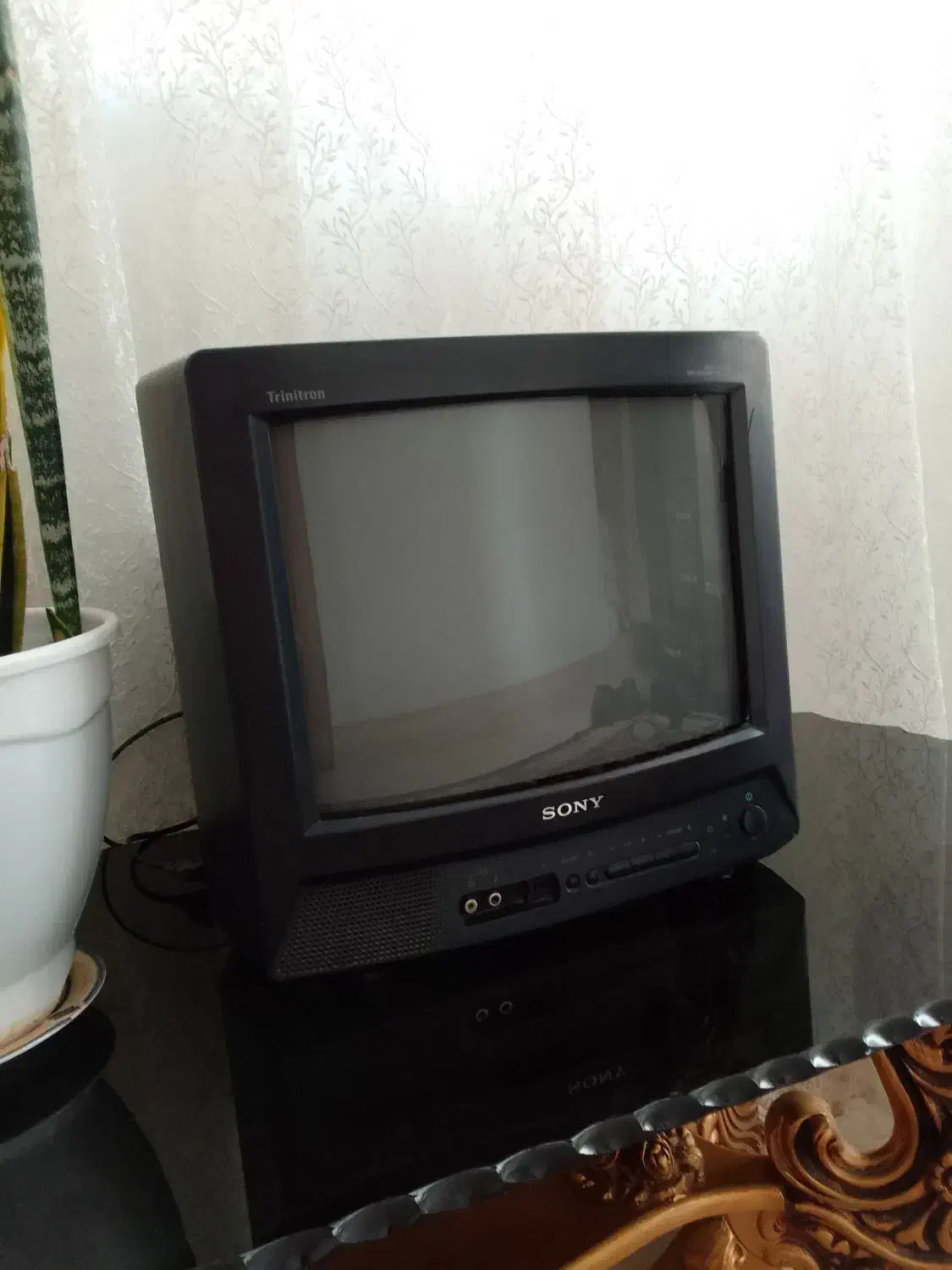 تلویزیون رنگی ۱۴ سونی سالم|تلویزیون و پروژکتور|سمنان, |دیوار