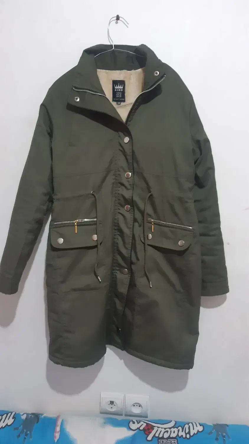 پالتو نو و سالم رنگ زیبا|لباس|ملایر, |دیوار