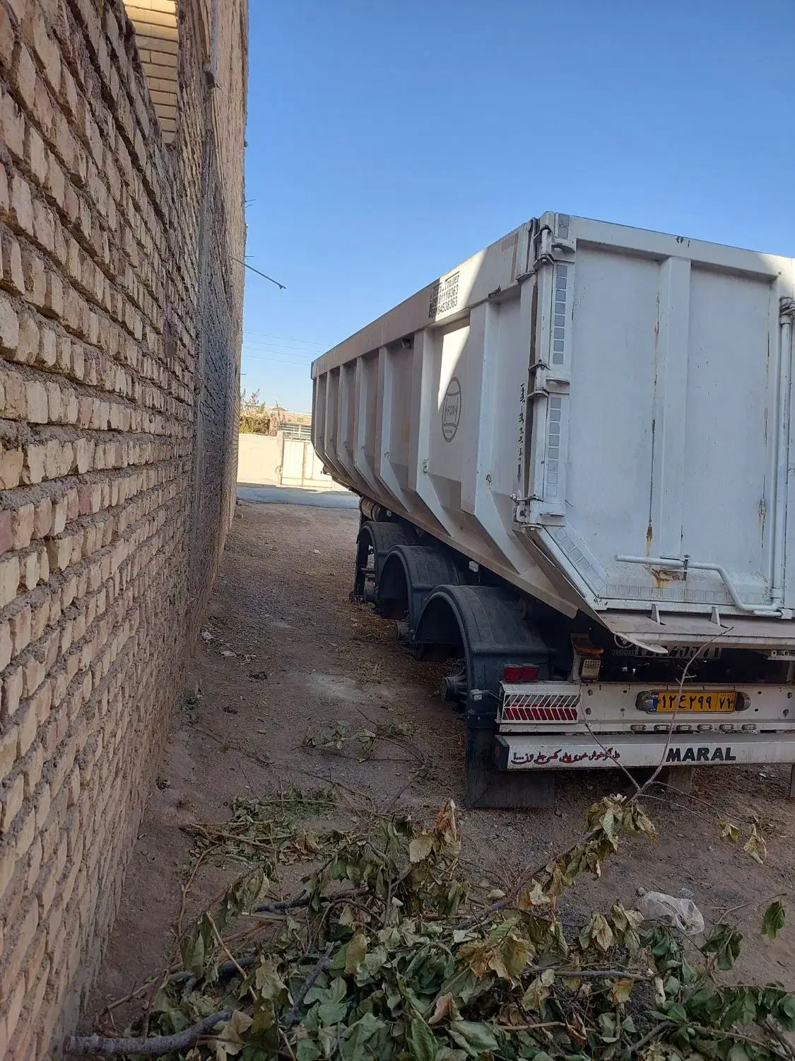 کمپرسی|خودرو سنگین|بروجن, |دیوار