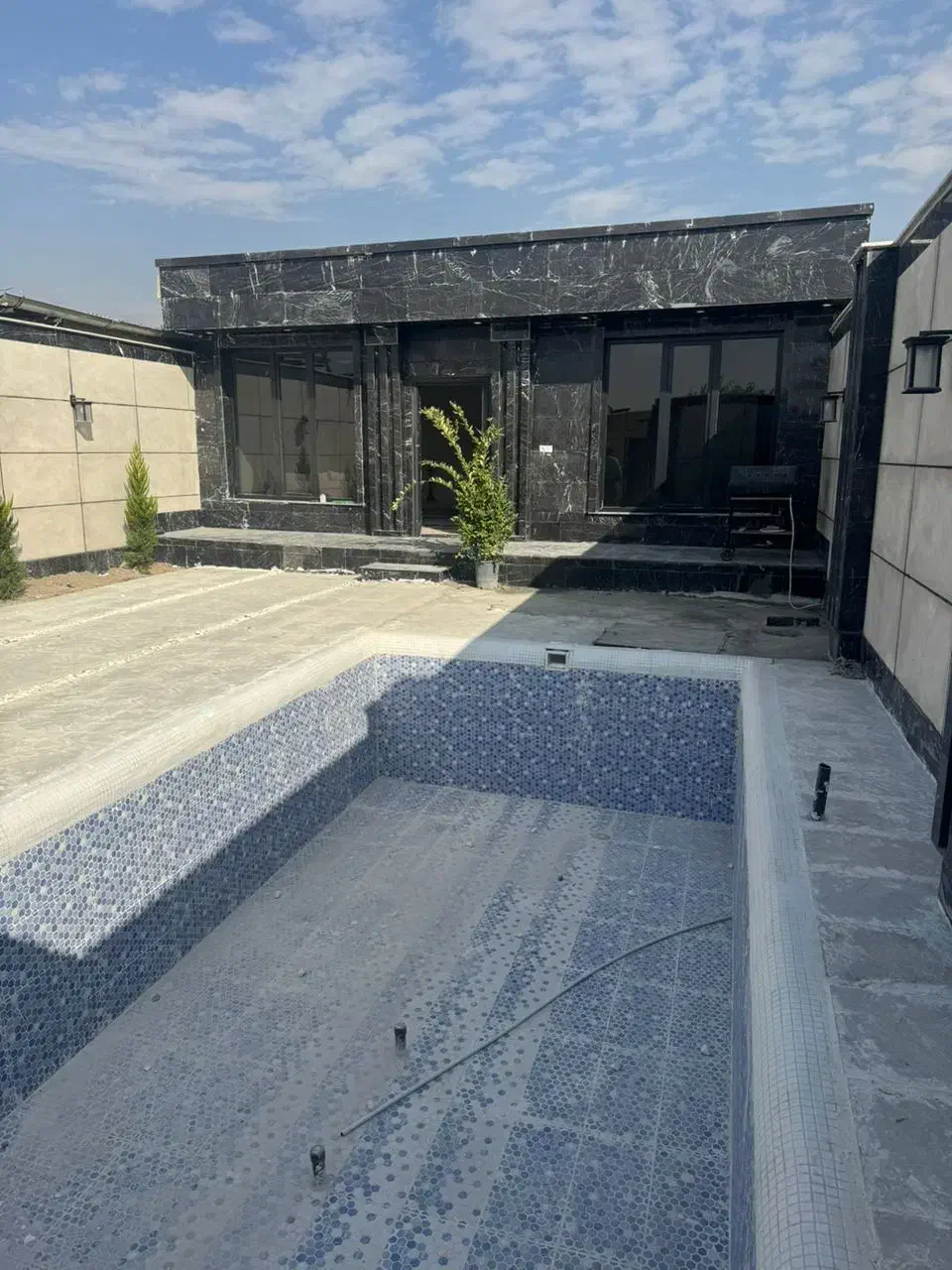 باغ و باغچه ویلا آب چاه برق و گاز|فروش خانه و ویلا|تهران, شهرک ولیعصر جنوبی|دیوار