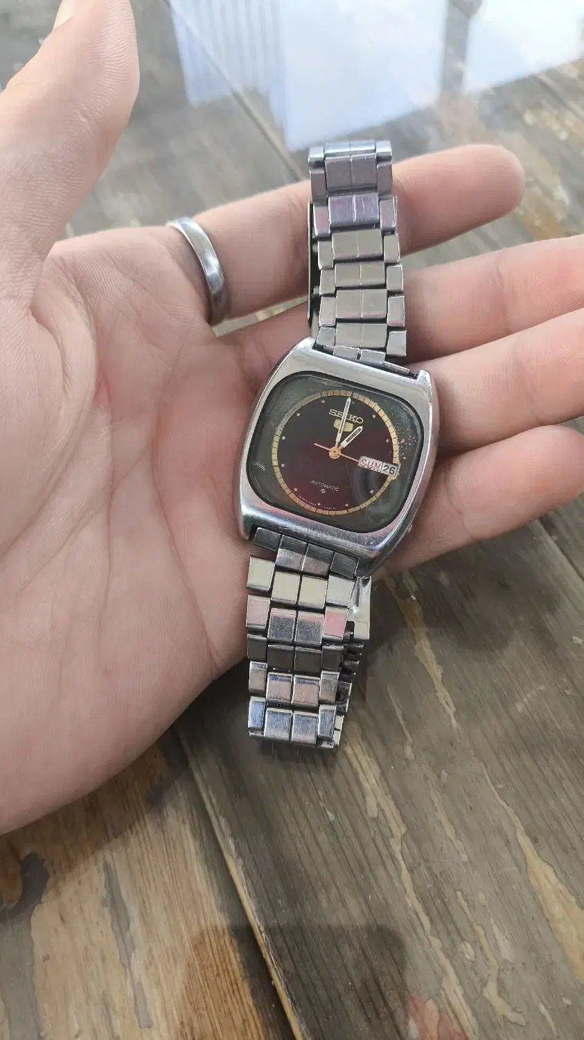 ساعت سیکو ۵|ساعت|قدس, شهرقدس|دیوار