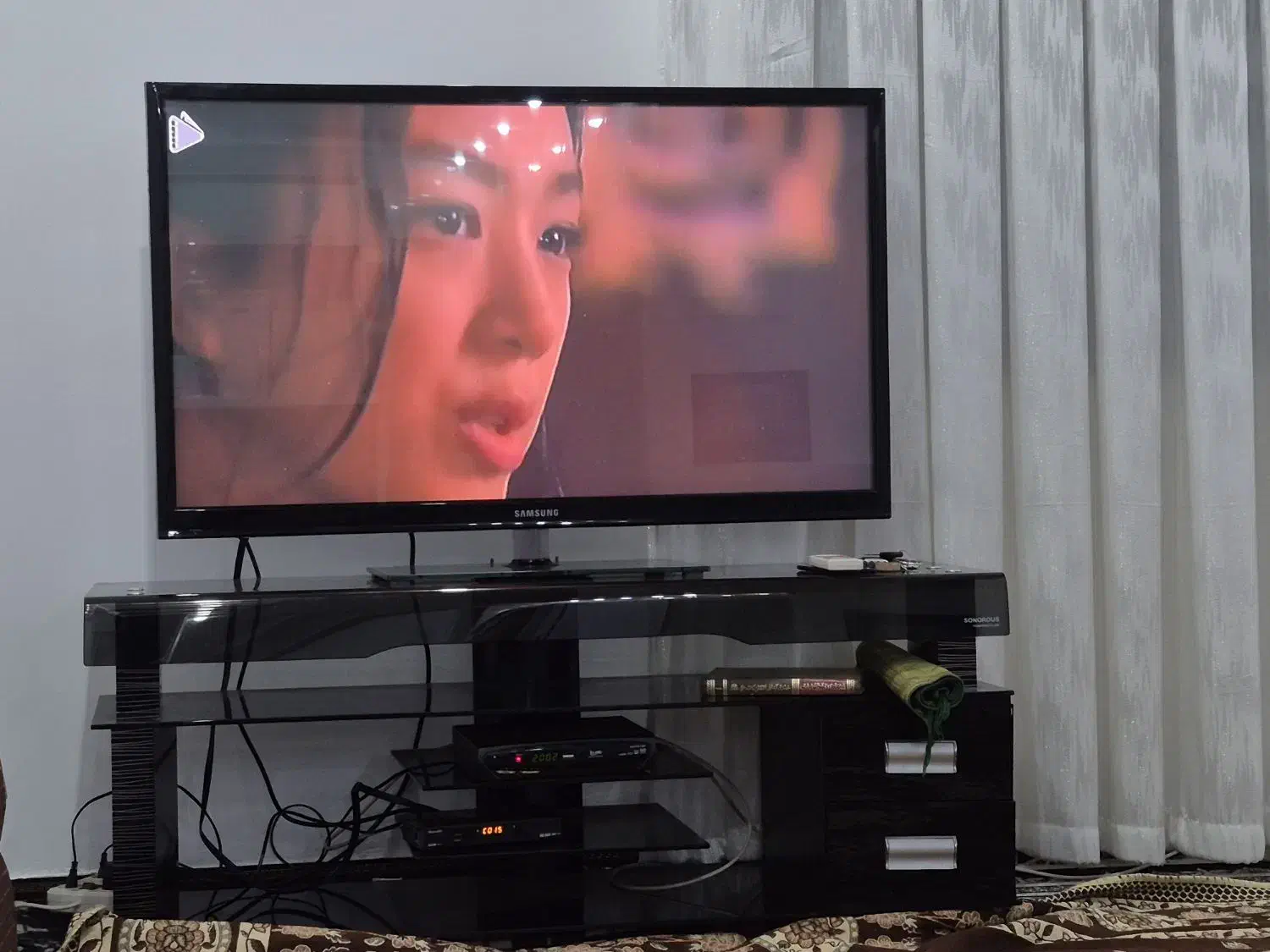 میز تلویزیون سالم و تمیز|میز تلویزیون|اهواز, فولادشهر|دیوار