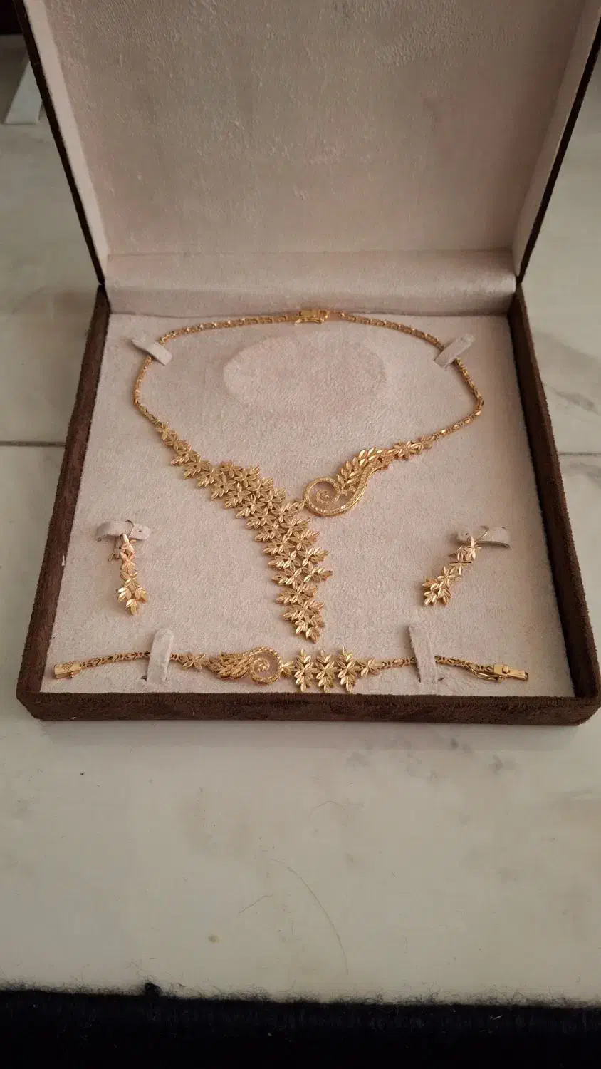 سرویس طلا|جواهرات|کرج, مصباح|دیوار