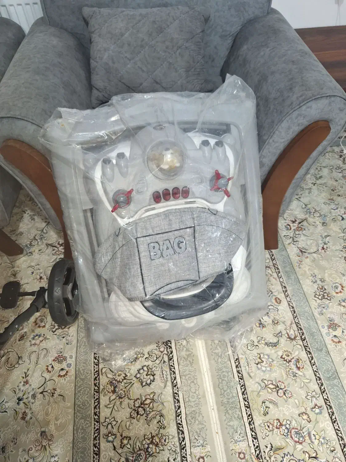 روروک نونو|کالسکه و لوازم جانبی|ساوه, |دیوار